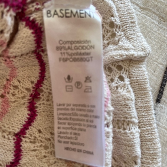 Basement Cropped Crochet Striped Sweater Vest - Picture 5 of 6